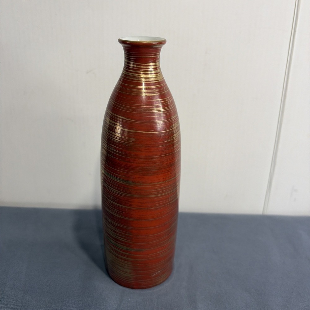 Vintage Japanese Ceramic Sake Set Red Gold Striped 4 Piece Tokkuri Ochoko MCM - Picture 3 of 16
